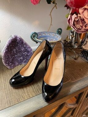 Christian Louboutin Black Patent Leather Round-Toe Pumps with Red Sole